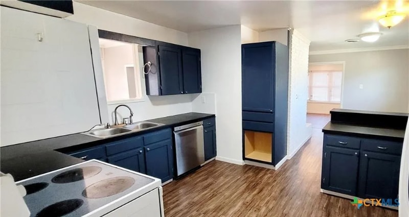 Building Photo - 613 Cedar Dr