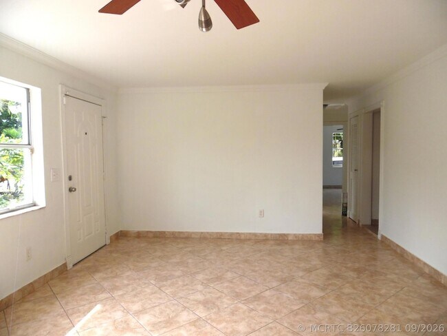 Building Photo - 1205 Mathis St