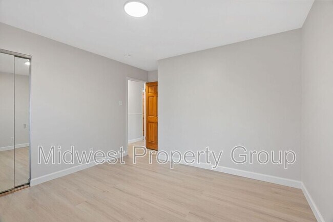 Building Photo - 3325 Hermoso Dr