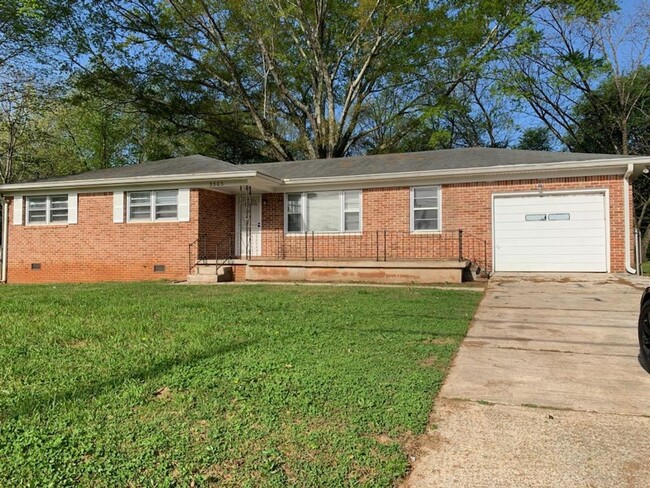 Building Photo - Full Brick 3 Bed 2 Bath Home in NW Huntsville