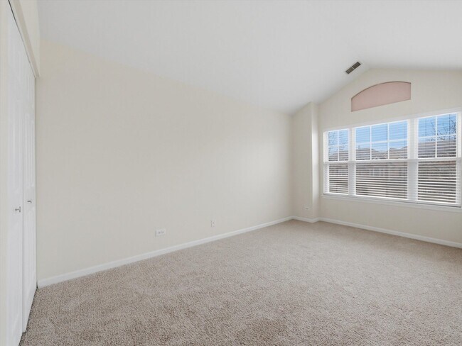 Building Photo - 399 Pine Lake Cir