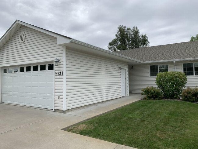 Building Photo - 3 bedroom in Billings MT 59105