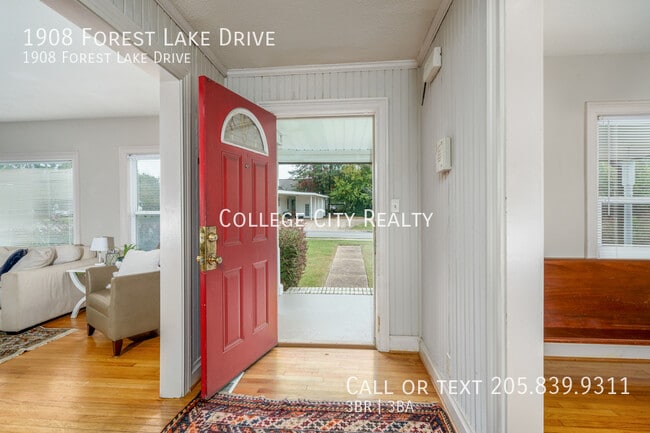 Building Photo - 1908 Forest Lake Dr