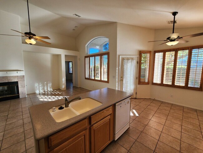 Building Photo - Charming Single-Story Pulte Home in a corner lot. 0