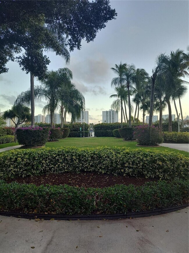 Building Photo - 3610 Yacht Club Dr