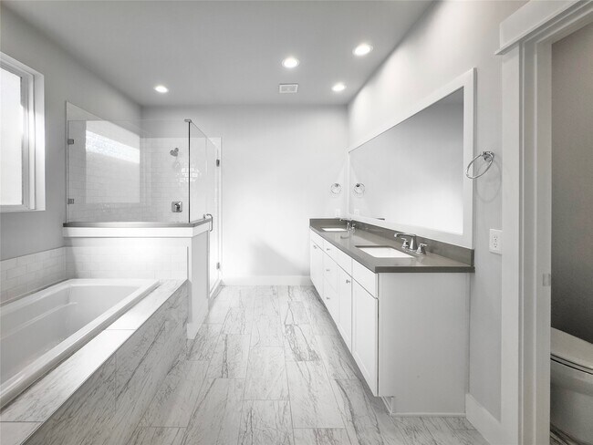 Building Photo - 1602 Westside Gardens Ln