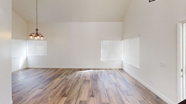 Building Photo - 4 Bedroom Home in Rolling Hills Community Yucaipa CA