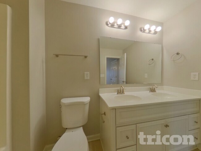 Building Photo - 1135 Blue Topaz Dr