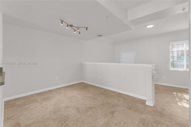 Building Photo - 2945 NE 185th St