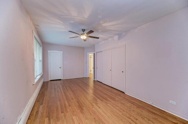 Building Photo - 6833 S Cregier Ave