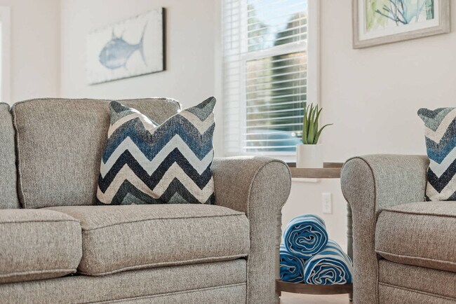 Building Photo - 21310 Pompano Ave