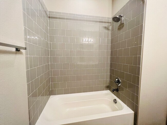 Building Photo - $0 DEPOSIT OPTION. INVITING 3 BED HOME IN EASTPOINT PARK, NORTH COMMERCE CITY