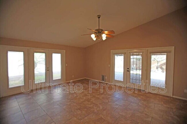 Building Photo - 4407 W Kimberly Way