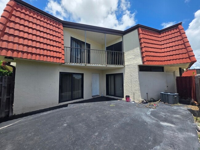Building Photo - 3776 Victoria Dr