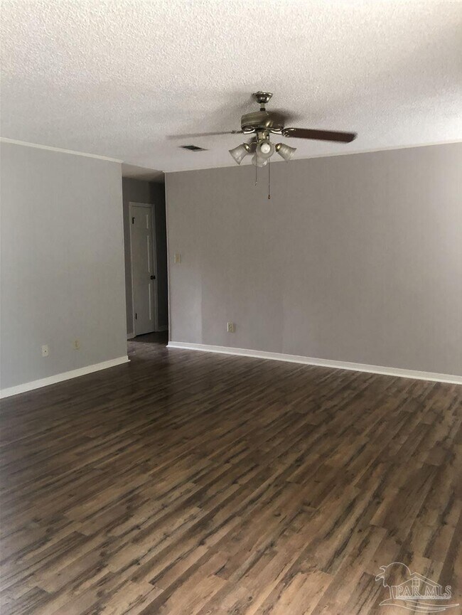 Building Photo - 3885 Hidden Oaks Dr