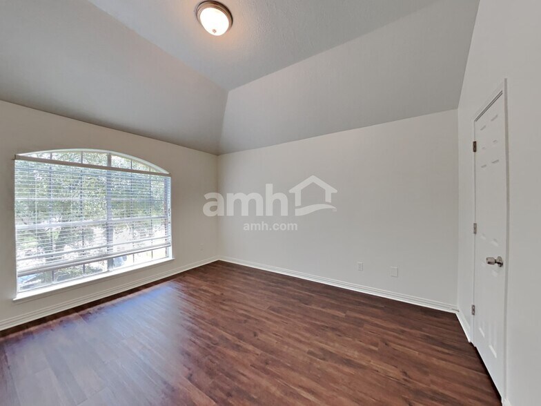 Building Photo - 2602 Port Carissa Dr