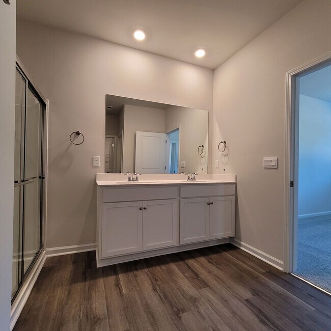 Building Photo - Brand New 4 bedroom, 2 bathroom house located in the desirable Brunswick Forest community in Leland