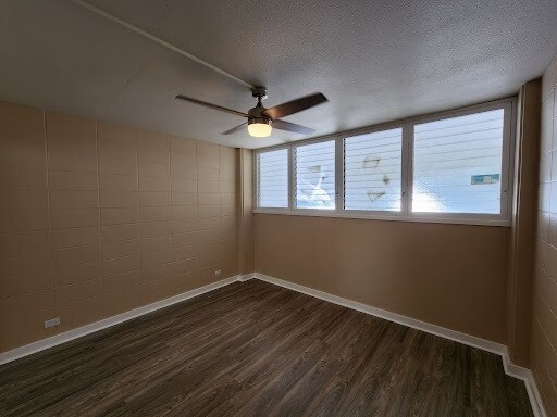 Building Photo - 425 Ena Rd