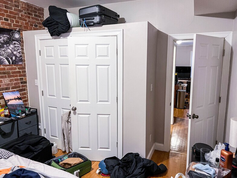 Building Photo - 23 St Lukes Rd