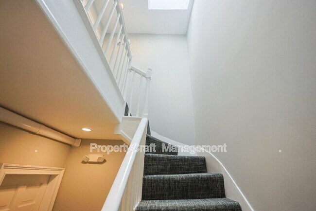 Primary Photo - 29 E Springfield St