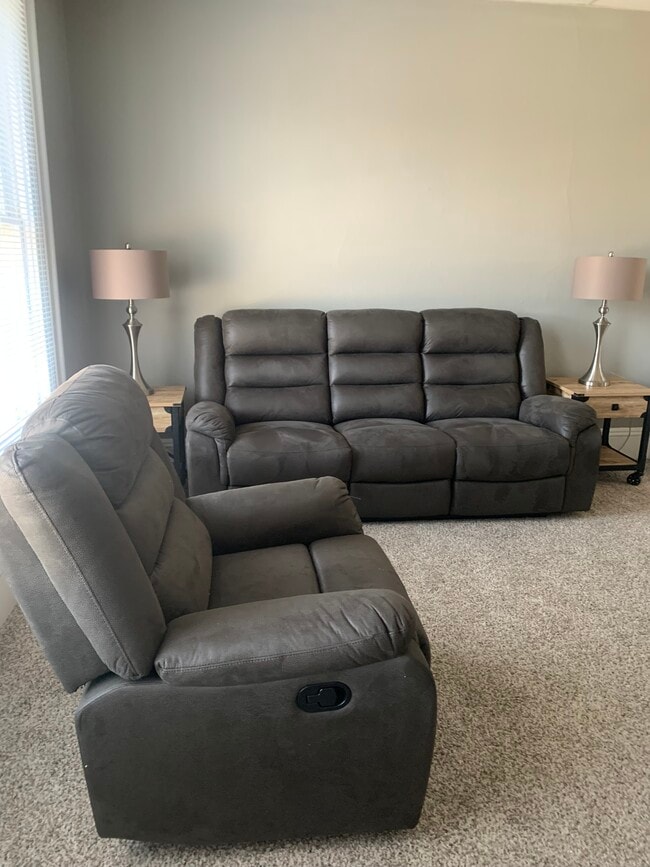 Building Photo - 618 N 5th St