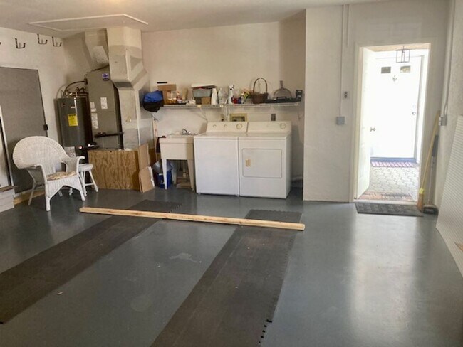 Building Photo - Meadowcrest Condo for Rent