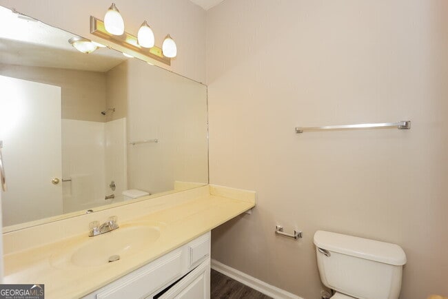 Building Photo - 5818 Mistyview Dr