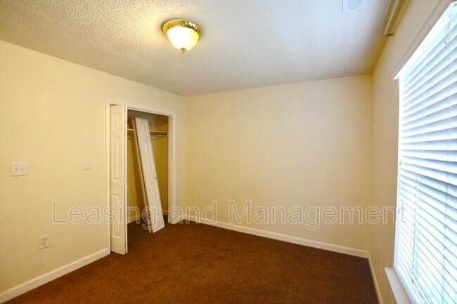 Building Photo - 1522 Theresa Dr