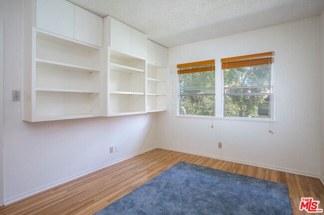 Building Photo - 3616 Kalsman Dr