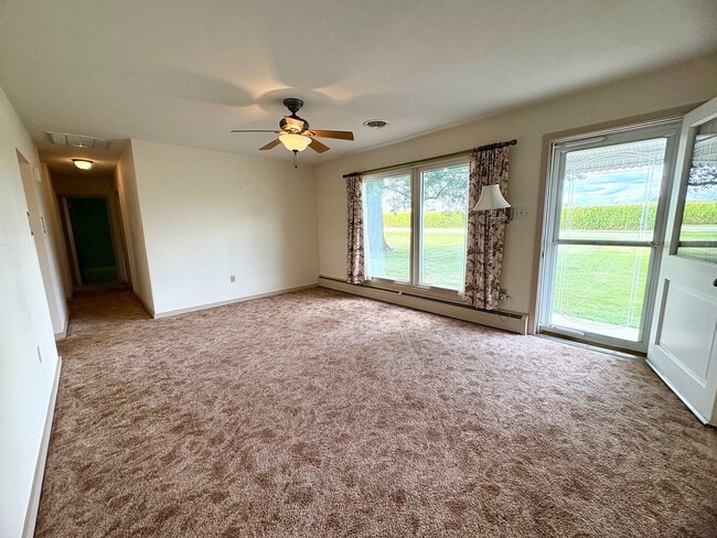 Building Photo - 3 Bedroom 2 Bathroom in Annville w/Huge Ga...