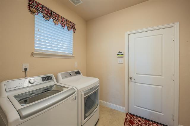 Building Photo - 15505 Bluffdale Dr