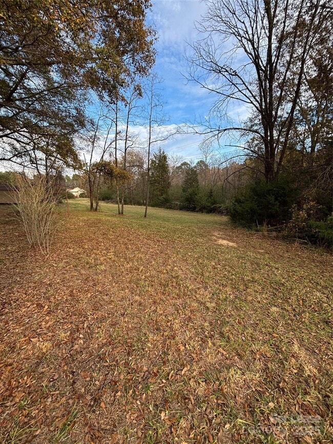 Building Photo - 242 John C Rd