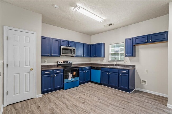 Building Photo - 7322 Bridlewood Ct