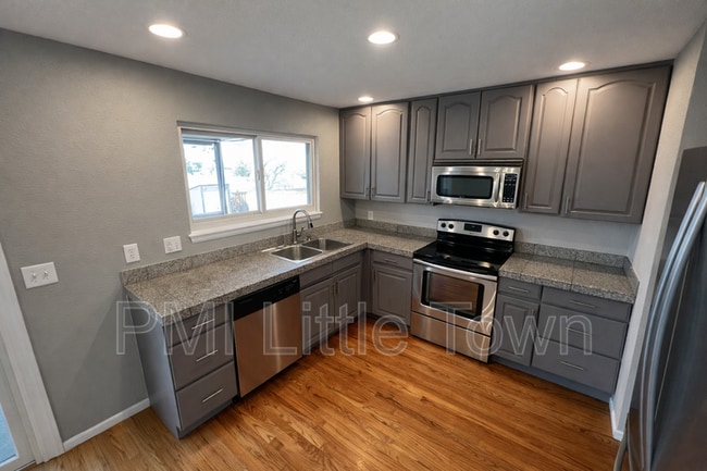 Building Photo - 8975 S Coyote St