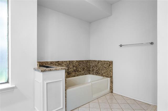 Building Photo - 9702 Summerhill Ln