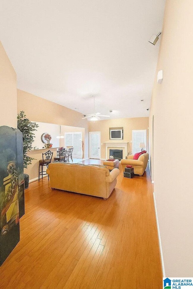 Building Photo - 191 Gardenside Dr