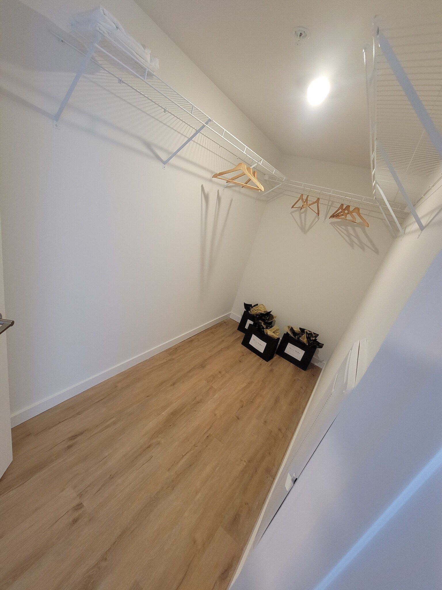 Building Photo - 858 E 27th St