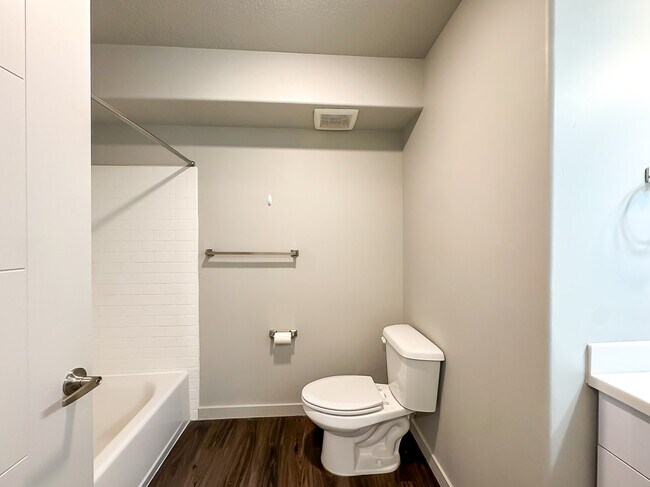 Building Photo - 64 W 600 S