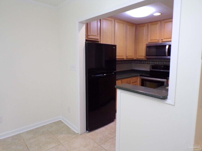 Building Photo - 710 Scenic Hwy