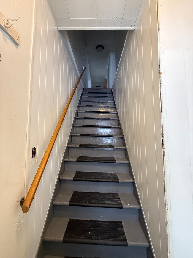 Building Photo - 314 Ives Ave