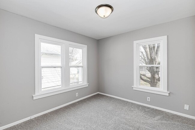 Building Photo - Cozy 2 Bedroom 1 Bathroom Home