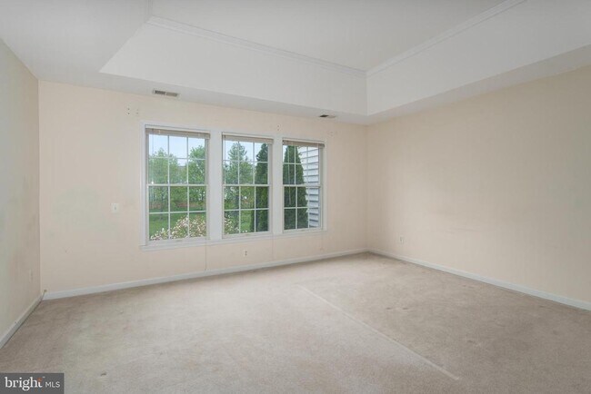 Building Photo - 33 Maidenhead Rd
