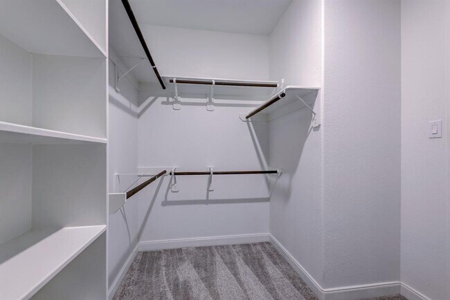 Building Photo - 2008 Glenwick Manor Ln