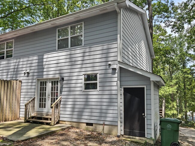 Building Photo - 618 Branniff Dr