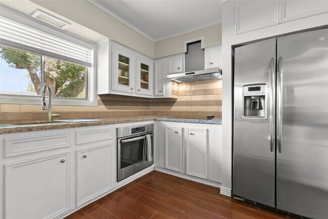 Building Photo - 3641 Deal St