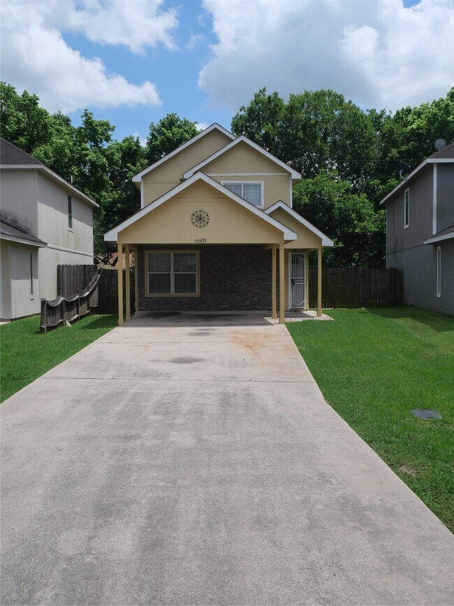Building Photo - 6603 Schambray St