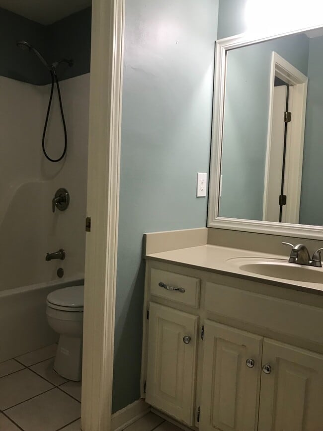 Building Photo - 24 Country Village Cir