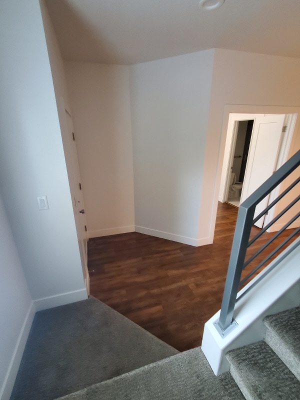 Building Photo - 2183 525 W