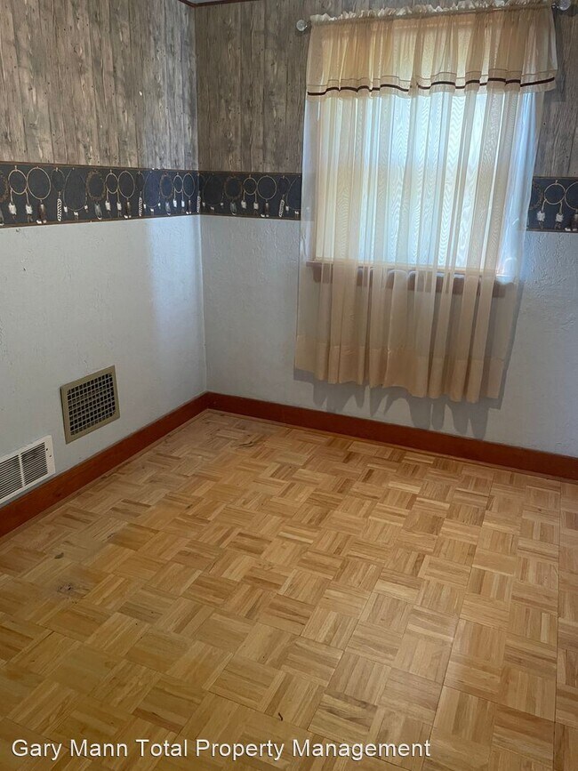 Building Photo - 4 br, 2 bath House - 50 Fir ST S