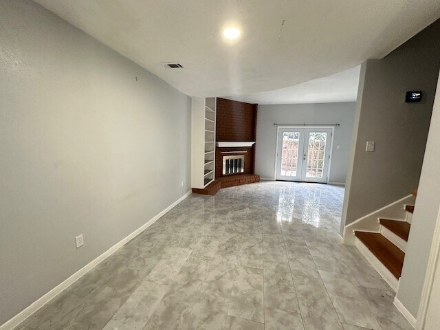Building Photo - 7700 Creekbend Dr